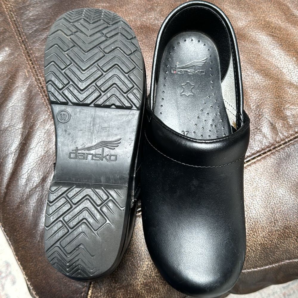 Dansko 37 Is 6.5 Us Only Used Twice. Like New - image 2